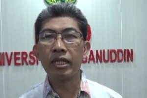 Kabag Humas Unhas Makassar Ahmad Bahar.