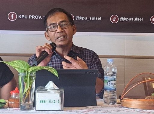 Kordinator Divisi Logistik Komisi Pemilihan Umum (KPU) Provinsi Sulawesi Selatan (Sulsel) Marzuki Kadir saat konferensi pers perkembangan logistik surat suara pemilu tahun 2024 Provinsi Sulsel di Makassar, (14/1/2023).