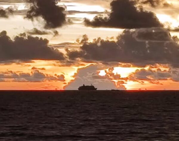 Pemandangan sunset dari Pantai Pandanga, Galesong Utara, Takalar.