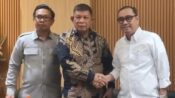 Kadis DLH Gowa, Azhari Azis (kemeja putih) bertemu dengan pemilik lahan di TPA Caddika, Haji Abdul Kadir Daeng Nyampa (baju batik)